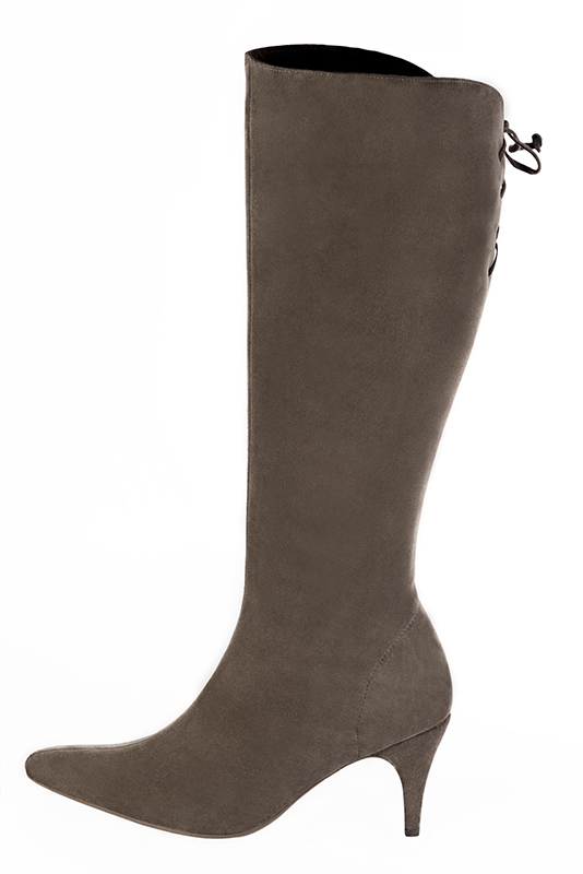 Bottes femme élégantes et raffinées, avec des lacets à l'arrière, réalisées sur mesure, coloris marron taupe. Bout effilé. Haut. Talon fin. Mollets fins ou larges. Personnalisation : Choix des cuirs, des couleurs et des talons. - Florence KOOIJMAN