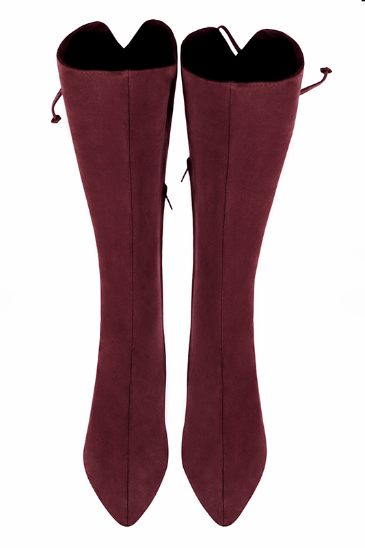 Bottes femme élégantes et raffinées, avec des lacets à l'arrière, réalisées sur mesure, coloris rouge bordeaux. Bout effilé. Haut. Talon fin. Mollets fins ou larges. Personnalisation : Choix des cuirs, des couleurs et des talons. - Florence KOOIJMAN