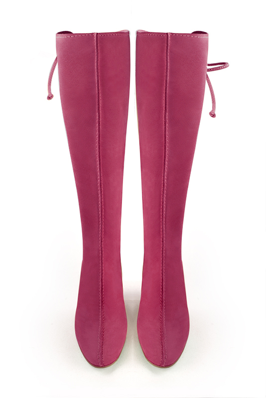 Botte femme : Bottes femme avec des lacets arrières sur mesures couleur rose fuchsia. Bout rond. Petit talon évasé. Vue du dessus - Florence KOOIJMAN