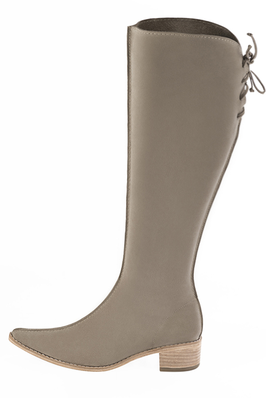 Basket femme habillée :  couleur beige sahara. Semelle fine. Doublure cuir. Vue de profil - Florence KOOIJMAN