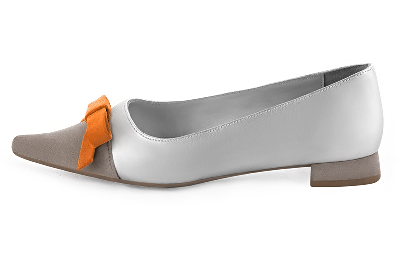Chaussure femme plate : Ballerine avec un petit talon haut de gamme couleur gris galet, argent platine et orange abricot. Choix des talons - Florence KOOIJMAN