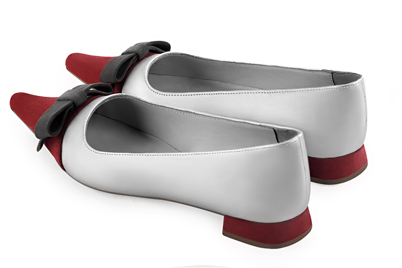 Chaussure femme plate : Ballerine avec un petit talon haut de gamme couleur rouge carmin, argent platine et gris acier. Choix des talons - Florence KOOIJMAN