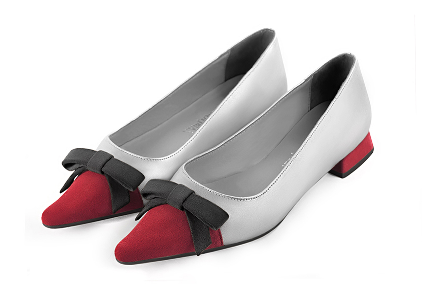Chaussure femme plate : Ballerine avec un petit talon haut de gamme couleur rouge carmin, argent platine et gris acier. Choix des talons - Florence KOOIJMAN
