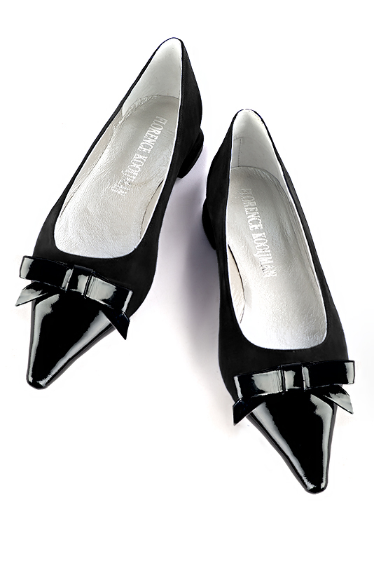 Chaussure femme plate : Ballerine avec un petit talon haut de gamme couleur noir brillant. Choix des talons - Florence KOOIJMAN