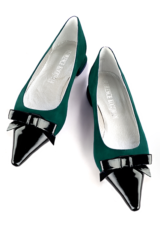 Chaussure femme plate : Ballerine avec un petit talon haut de gamme couleur noir brillant et vert bouteille. Choix des talons - Florence KOOIJMAN