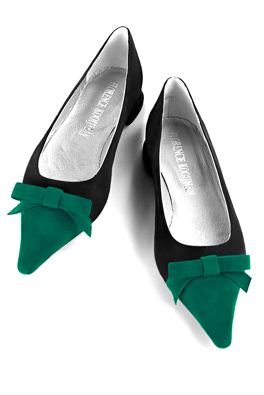Chaussure femme plate : Ballerine avec un petit talon haut de gamme couleur vert émeraude et noir mat. Choix des talons - Florence KOOIJMAN