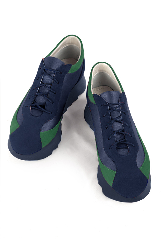 Basket femme habillée :  couleur bleu marine et vert émeraude. Semelle épaisse. Doublure cuir. Vue du dessus - Florence KOOIJMAN