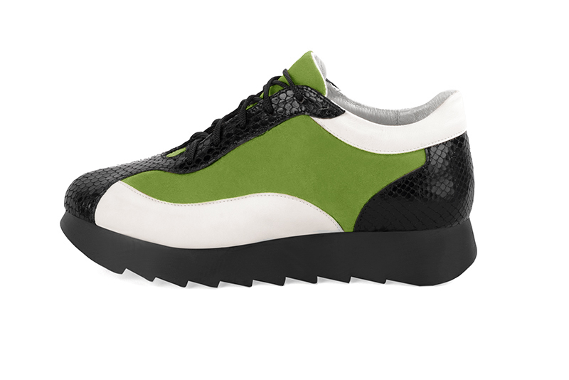 Basket femme habillée :  couleur noir satiné, vert anis et blanc cassé. Semelle épaisse. Doublure cuir. Vue de profil - Florence KOOIJMAN