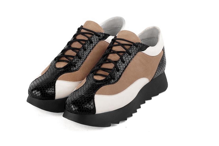 Basket femme habillée :  couleur noir satiné, beige biscuit et blanc cassé. Semelle épaisse. Doublure cuir Vue avant - Florence KOOIJMAN