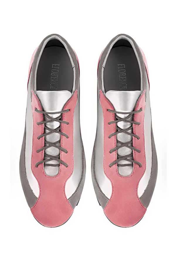 Basket femme habillée : Sneaker urbain bicolore couleur rose camélia, argent platine et gris galet. Semelle fine. Doublure cuir. Vue du dessus - Florence KOOIJMAN