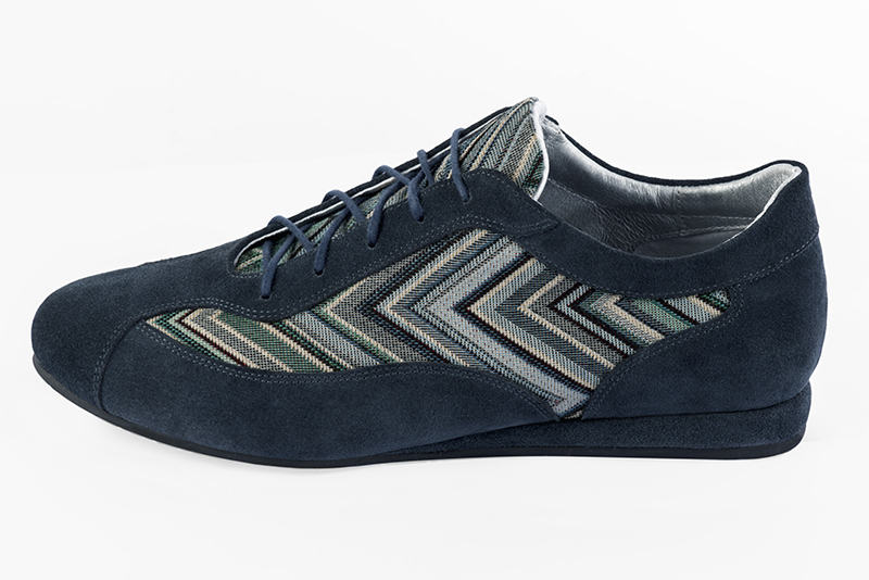 Basket femme habillée : Sneaker urbain bicolore couleur bleu marine. Semelle fine. Doublure cuir. Vue de profil - Florence KOOIJMAN