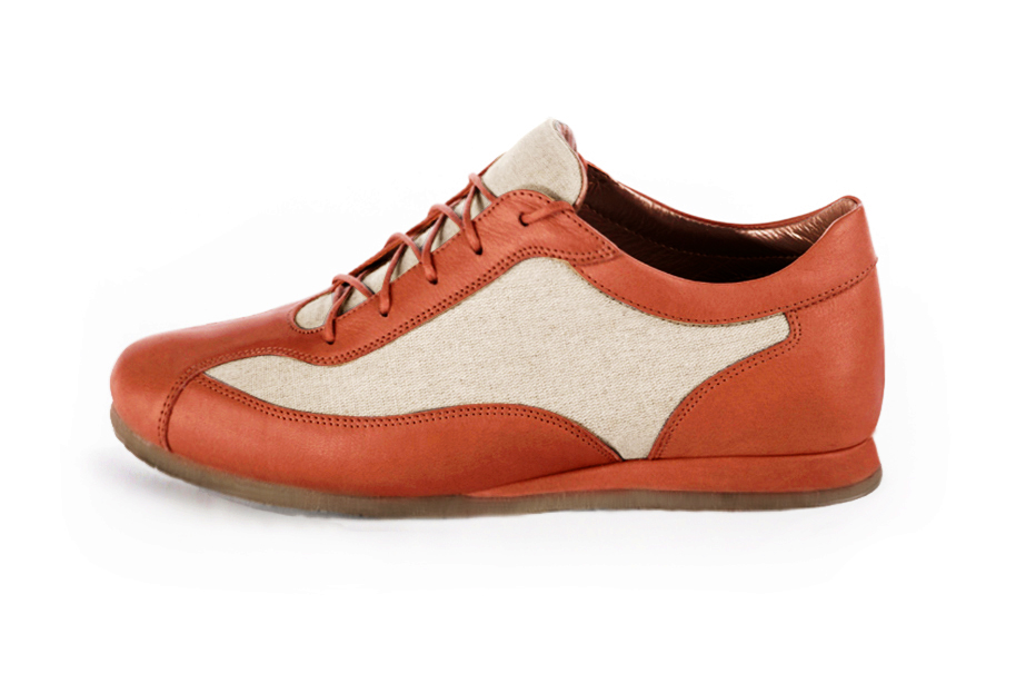 Basket femme habillée : Sneaker urbain bicolore couleur orange corail et beige naturel. Semelle fine. Doublure cuir. Vue de profil - Florence KOOIJMAN