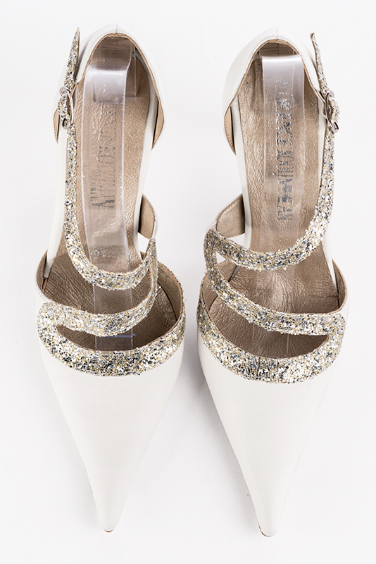 Chaussure femme à brides : Chaussure côtés ouverts bride serpent couleur blanc cassé et or doré. Bout pointu. Talon haut fin. Vue du dessus - Florence KOOIJMAN