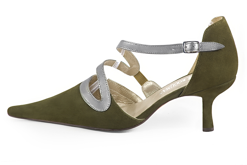 Chaussures habillées, élégantes et raffinées, ouvertes sur les côtés, avec une bride en forme de serpent, coloris vert kaki et gris tourterelle. Bout pointu. Haut. Talon fin. Cérémonie, soirée, cocktail, évènementiel. Personnalisation : Choix des cuirs, 
                des couleurs et des talons. Petites et grandes pointures. - Florence KOOIJMAN