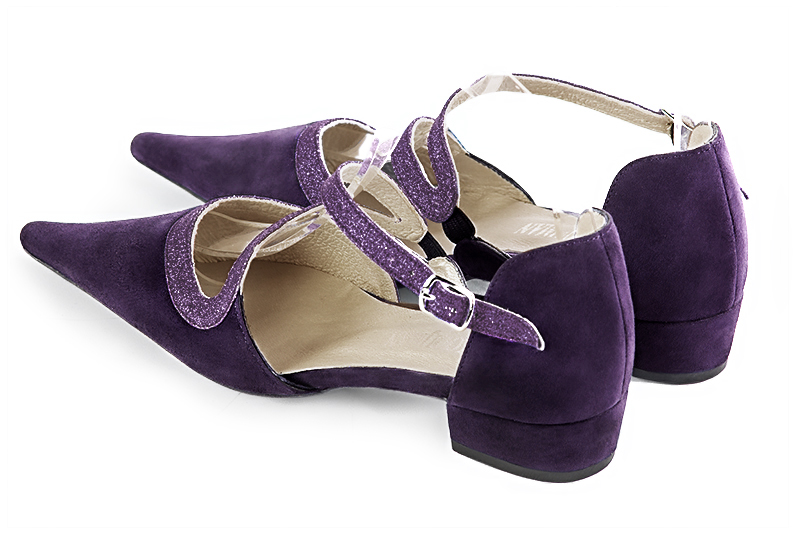 Chaussure femme à brides : Chaussure côtés ouverts bride serpent couleur violet améthyste. Bout pointu. Petit talon bottier. Vue arrière - Florence KOOIJMAN