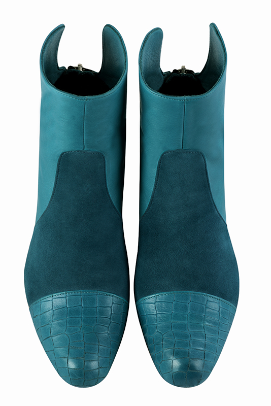 Boots femme : Boots fermeture éclair à l'arrière couleur bleu turquoise. Bout rond. Petit talon trotteur. Vue du dessus - Florence KOOIJMAN