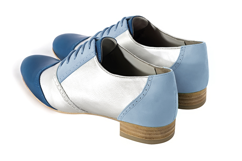 Chaussure femme à lacets : Derby original couleur bleu denim et argent platine.. Vue arrière - Florence KOOIJMAN