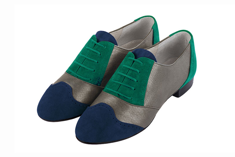 Chaussure femme à lacets : Derby original couleur bleu marine, marron taupe et vert émeraude. Vue avant - Florence KOOIJMAN