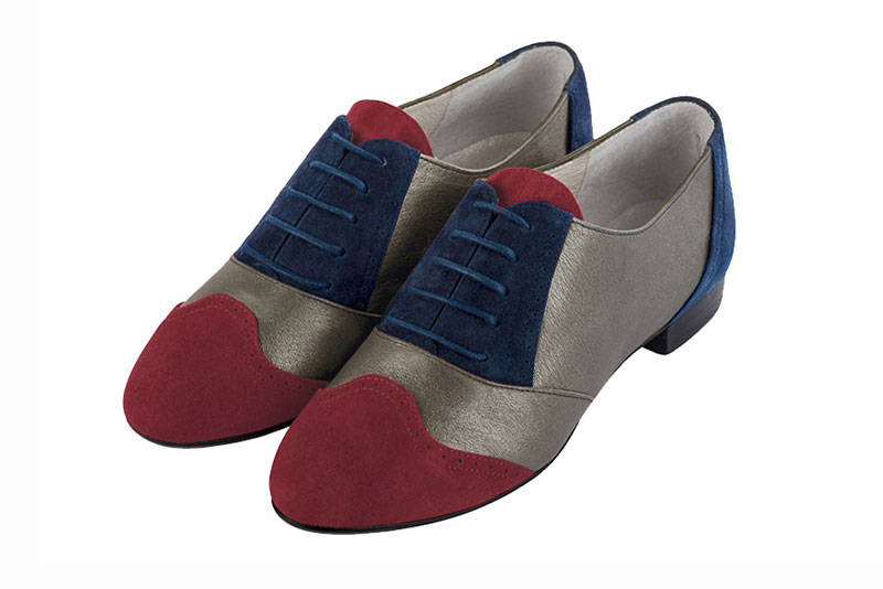 Chaussure femme à lacets : Derby original couleur rouge bordeaux, marron taupe et bleu marine. Bout rond. Semelle cuir talon plat Vue avant - Florence KOOIJMAN