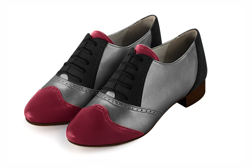 Chaussure femme à lacets : Derby original couleur rouge bordeaux, argent titane et noir mat. Vue avant - Florence KOOIJMAN