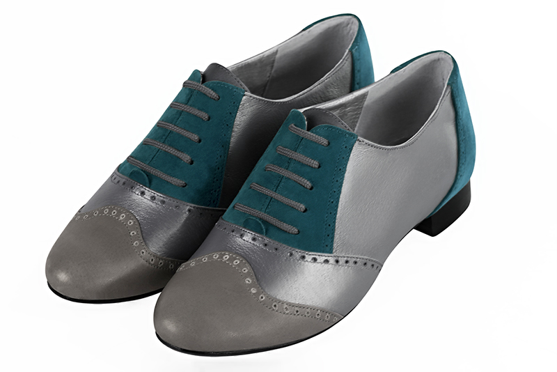 Chaussure femme à lacets : Derby original couleur gris cendre et bleu canard. Bout rond. Semelle cuir talon plat Vue avant - Florence KOOIJMAN