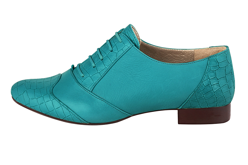 Chaussure femme à lacets : Derby original couleur bleu turquoise. Bout rond. Semelle cuir talon plat. Vue de profil - Florence KOOIJMAN