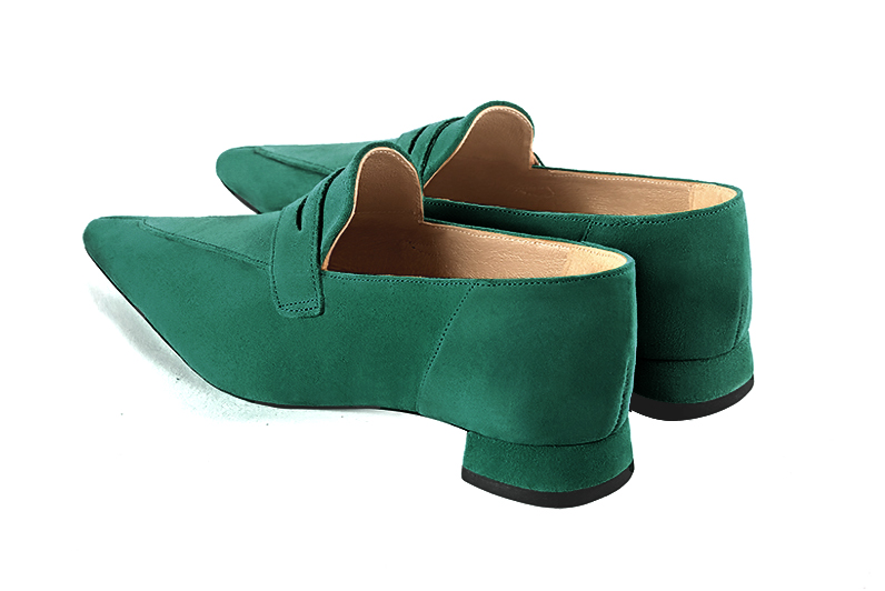 Mocassin femme : Mocassin élégant et raffiné couleur vert émeraude. Bout pointu. Talon plat évasé. Vue arrière - Florence KOOIJMAN