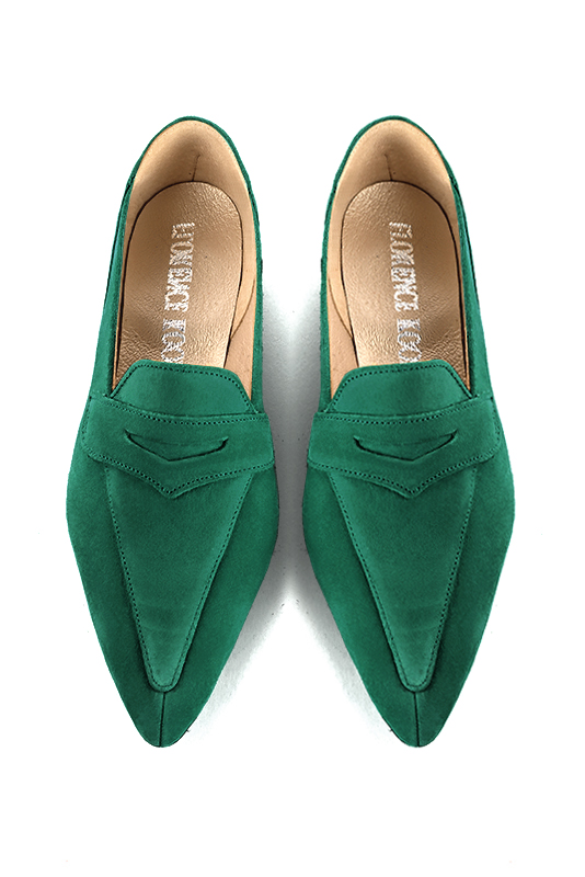 Mocassin femme : Mocassin élégant et raffiné couleur vert émeraude. Bout pointu. Talon plat évasé. Vue du dessus - Florence KOOIJMAN