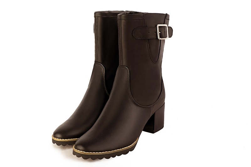 Boots femme : Boots avec des boucles sur le côté couleur marron ébène. Bout rond. Talon mi-haut bottier Vue avant - Florence KOOIJMAN