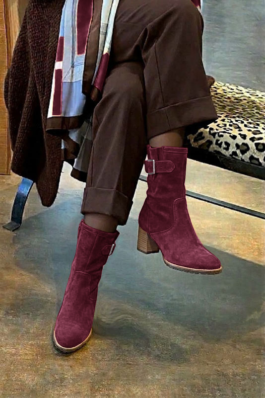 Bottines boucle sur le côté pour femme en cuir mauve avec bout rond et talon bottier de 6 cm - Vue du dessus