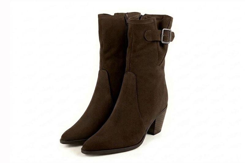 Bottines avec un zip intérieur pour femme en cuir marron foncé avec bout effilé et talon conique de 5.5 cm - Vue avant