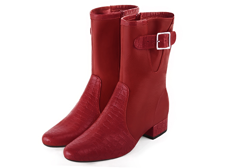 Boots femme : Boots avec des boucles sur le côté couleur rouge coquelicot. Bout rond. Petit talon bottier Vue avant - Florence KOOIJMAN