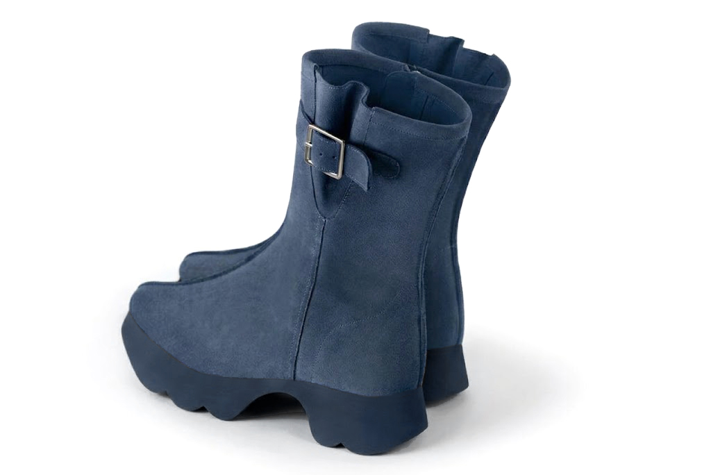 Bottines avec un zip intérieur pour femme en cuir bleu denim avec bout rond et semelle épaisse et sculpturale en gomme - Vue arrière
