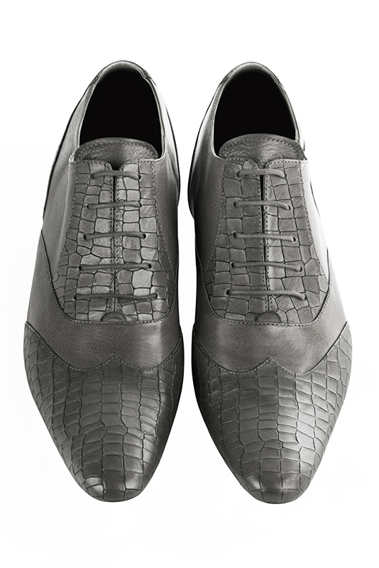 Chaussures homme à lacets type derbies ou richelieux :  couleur gris cendre.. Bout rond. Semelle cuir talon plat. Vue du dessus - Florence KOOIJMAN