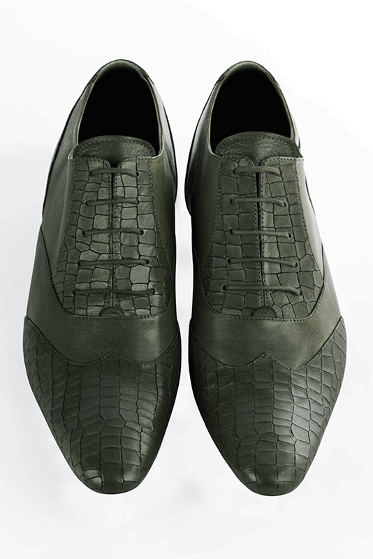 Chaussures homme à lacets type derbies ou richelieux :  couleur vert bouteille.. Bout rond. Semelle cuir talon plat. Vue du dessus - Florence KOOIJMAN