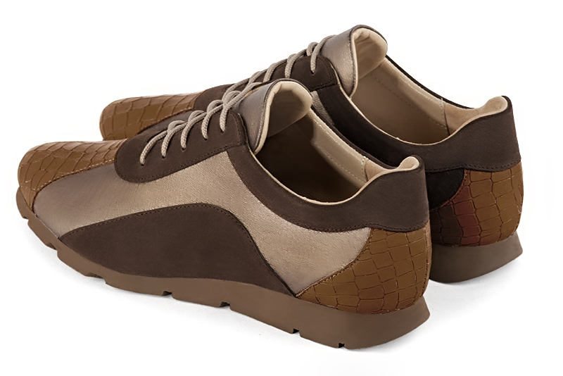 Basket femme habillée : Sneaker urbain tricolore couleur marron caramel et or cuivré. Semelle fine. Doublure cuir. Vue arrière - Florence KOOIJMAN