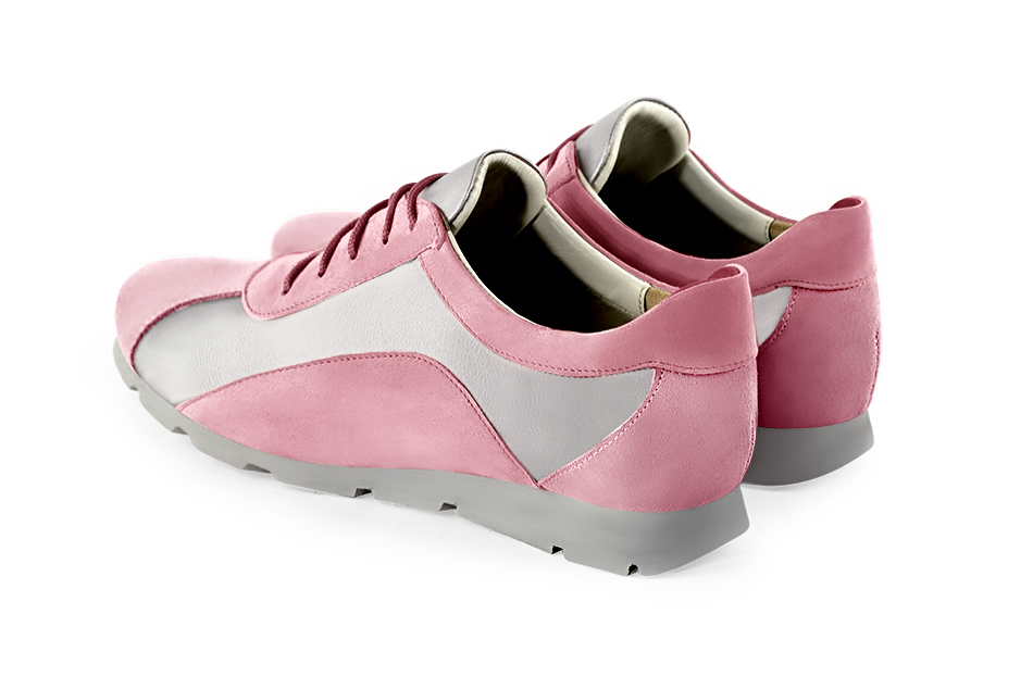 Basket femme habillée : Sneaker urbain bicolore couleur rose camélia et argent platine. Semelle fine. Doublure cuir. Vue arrière - Florence KOOIJMAN