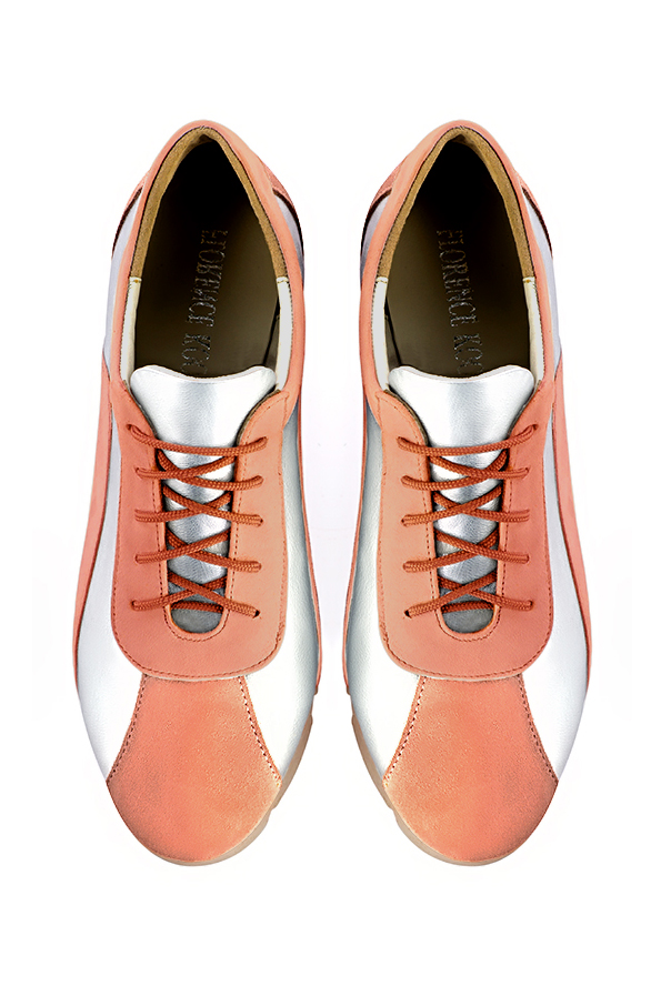 Basket femme habillée : Sneaker urbain tricolore couleur orange pêche et argent platine. Semelle fine. Doublure cuir. Vue du dessus - Florence KOOIJMAN
