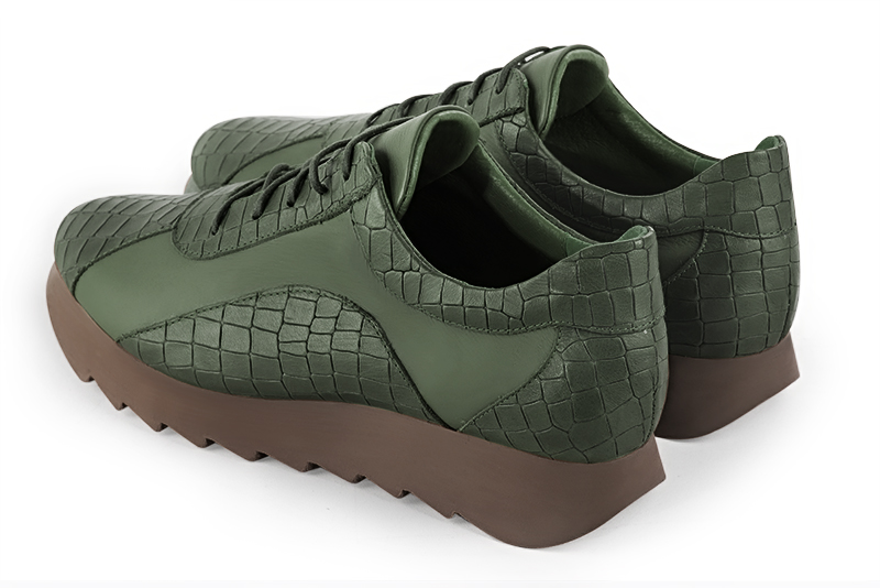Basket femme habillée : Sneaker urbain unie  couleur vert bouteille. Semelle épaisse. Doublure cuir. Vue arrière - Florence KOOIJMAN