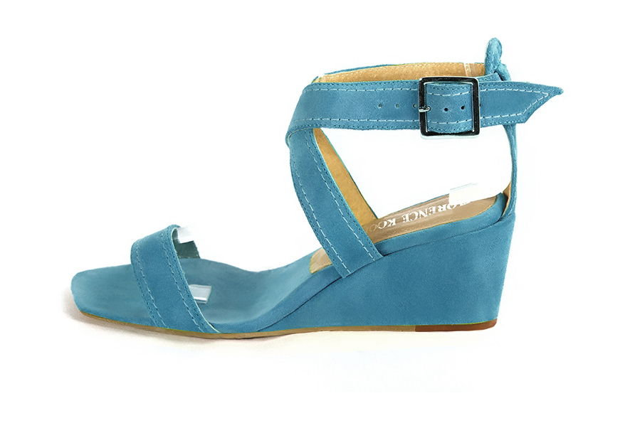 Sandales habillées femme brides croisées cuir bleu canard à talon compensé de 6 cm et bout carré - Vue de profil