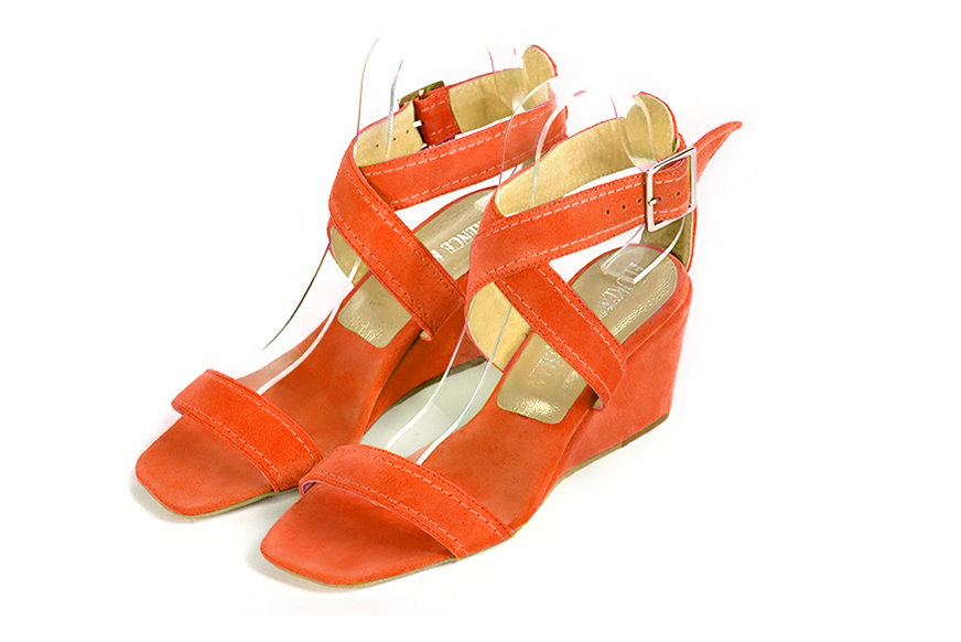 Sandales habillées femme brides croisées cuir orange clémentine à talon compensé de 6 cm et bout carré - Vue avant