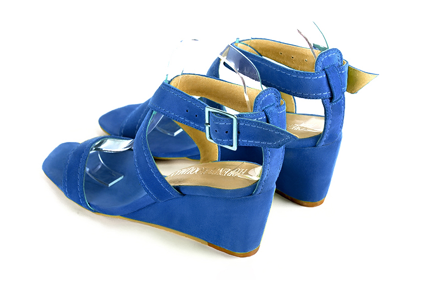 Sandales habillées femme brides croisées cuir bleu électrique à talon compensé de 6 cm et bout carré - Vue arrière