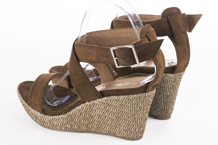 Sandale femme : Sandale soirées et cérémonies couleur marron caramel. Bout rond. Semelle compensée talon haut. Vue arrière - Florence KOOIJMAN