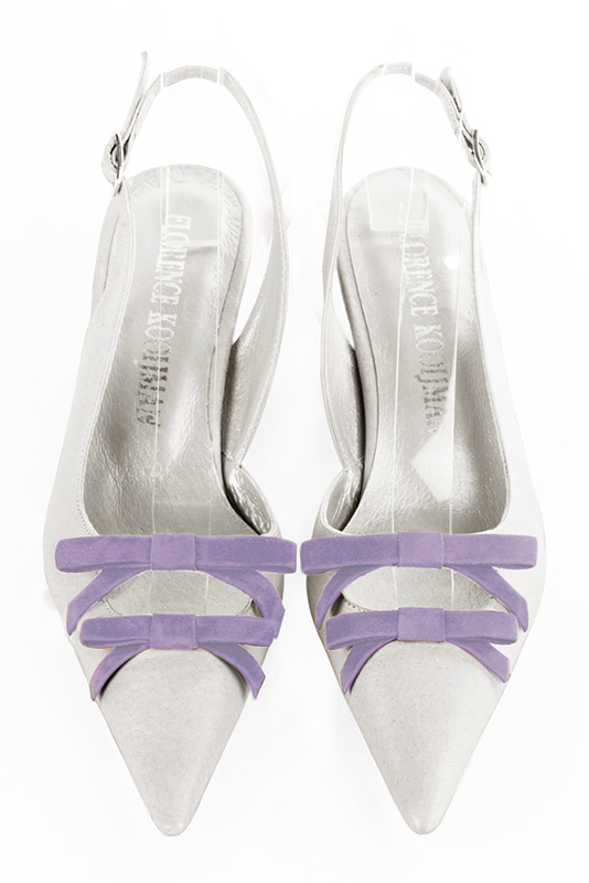 Chaussure femme à brides :  couleur blanc pur et violet parme. Bout pointu. Petit talon virgule. Vue du dessus - Florence KOOIJMAN