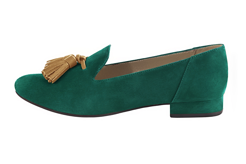 Mocassin femme : Mocassin avec des pompons couleur vert émeraude et beige camel. Bout rond. Semelle cuir talon plat. Vue de profil - Florence KOOIJMAN