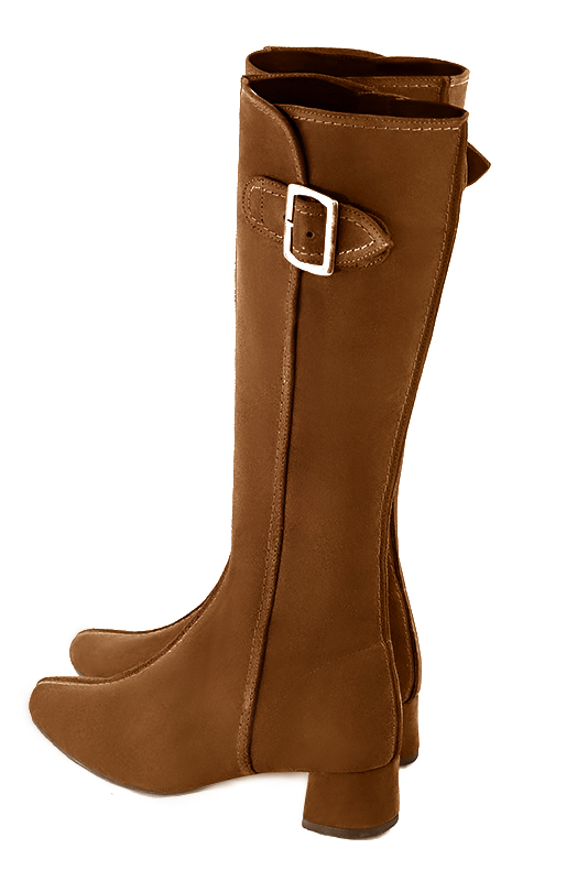 Botte femme : Bottes femme avec des boucles sur mesures couleur marron caramel. Bout rond. Petit talon évasé. Vue arrière - Florence KOOIJMAN