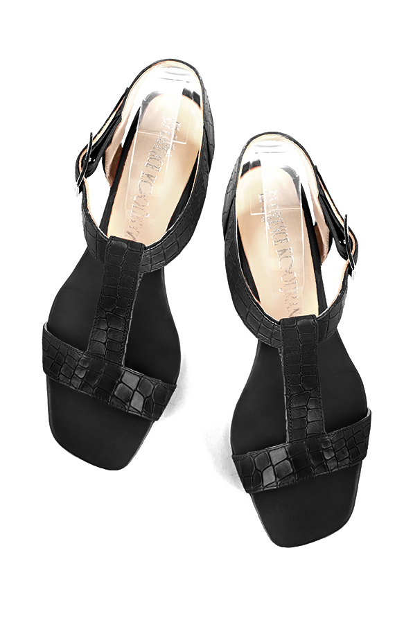 Sandales femme bride cou-de-pied complètement ouvertes noir satiné. Bout carré. Talon virgule de 5.5 cm - Vue du dessus