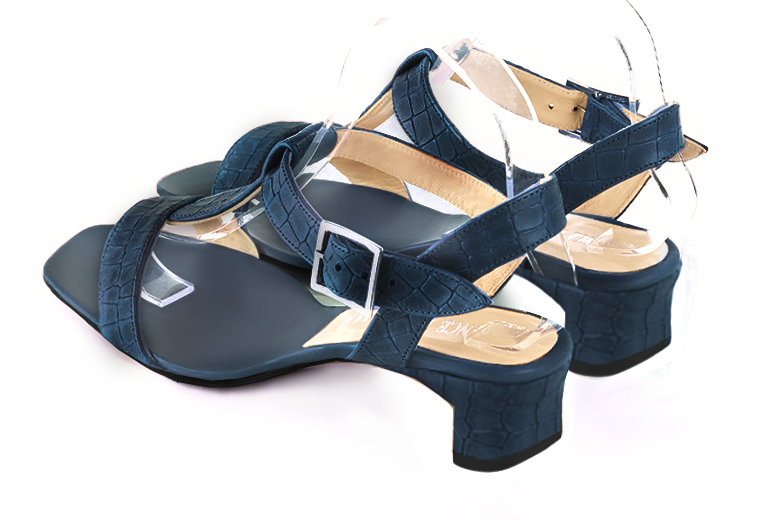Sandale femme : Sandale soirées et cérémonies couleur bleu denim. Bout carré. Petit talon trotteur. Vue arrière - Florence KOOIJMAN