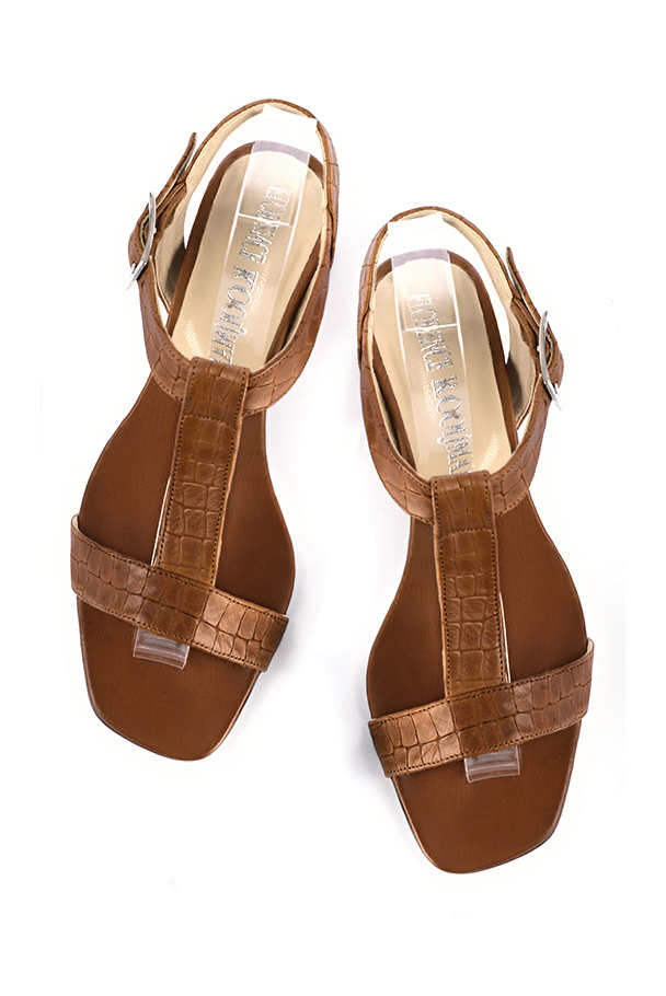 Sandales femme bride cou-de-pied complètement ouvertes marron caramel. Bout carré. Talon évasé de 4.5 cm - Vue du dessus