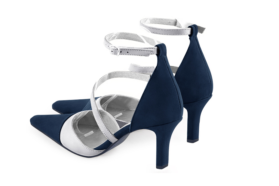 Chaussures brides croisées femme bleu marine et argent. Bout effilé. Talon fin de 7.5 cm - Vue arrière